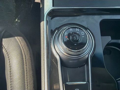 Used 2020 Ford Edge Titanium w/ Equipment Group 301A AWD/4WD image 25