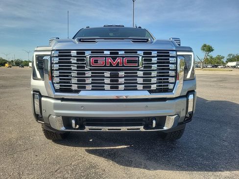 New 2026 GMC Sierra 2500 Denali w/ Denali Reserve Package AWD/4WD image 3
