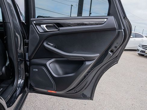 Used 2020 Porsche Macan S image 14