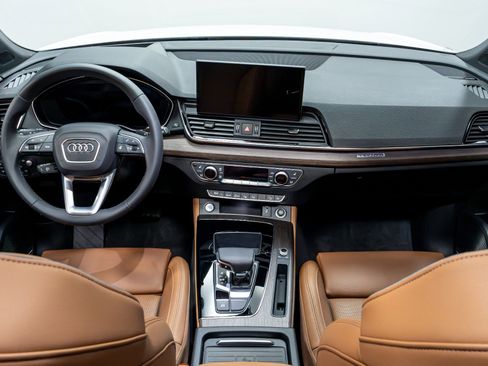 Used 2021 Audi Q5 Prestige image 11