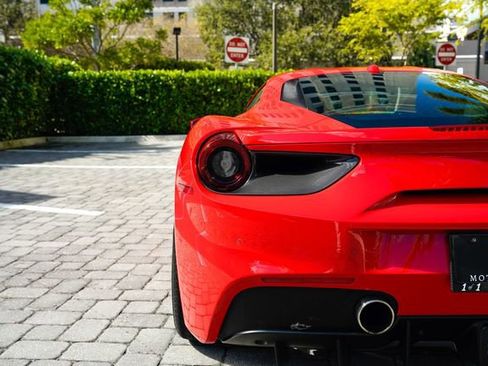 Used 2018 Ferrari 488 GTB image 24