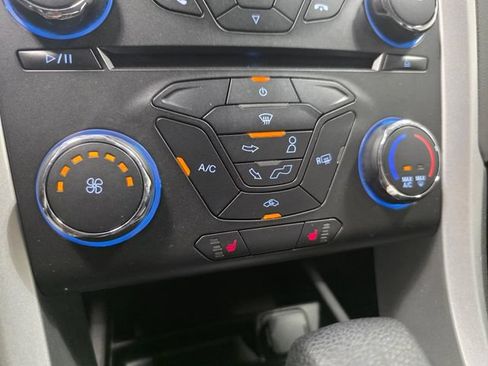 Used 2016 Ford Fusion SE w/ SE Cold Weather Package FWD image 21