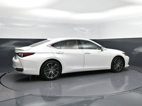 Certified 2023 Lexus ES 300h w/ Premium Package image 8