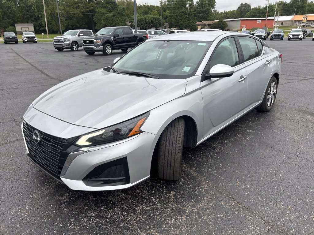 Used 2023 Nissan Altima 2.5 S FWD image 3
