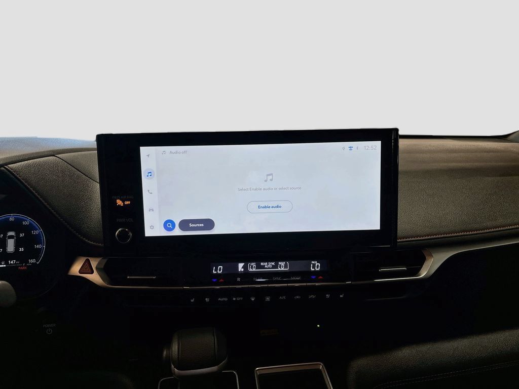 Used 2025 Toyota Sienna XSE w/ XSE Premium Package FWD image 15