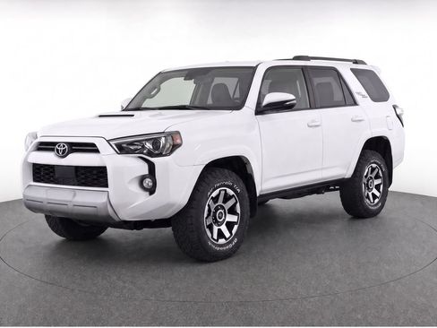 Used 2023 Toyota 4Runner TRD Off-Road Premium w/ Moonroof Package AWD/4WD image 2