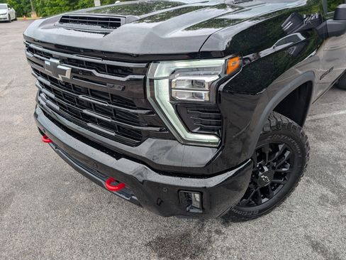 Used 2025 Chevrolet Silverado 2500 LT w/ Trail Boss Package AWD/4WD image 13