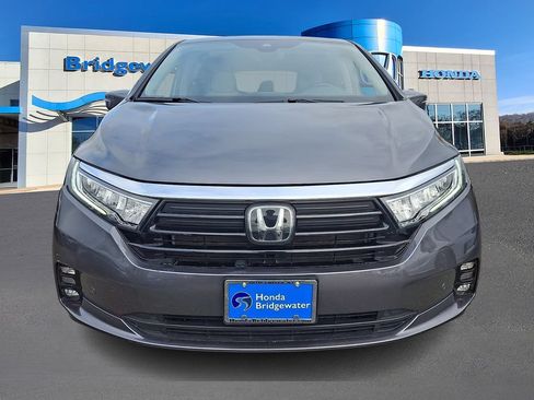 Used 2024 Honda Odyssey Touring image 2