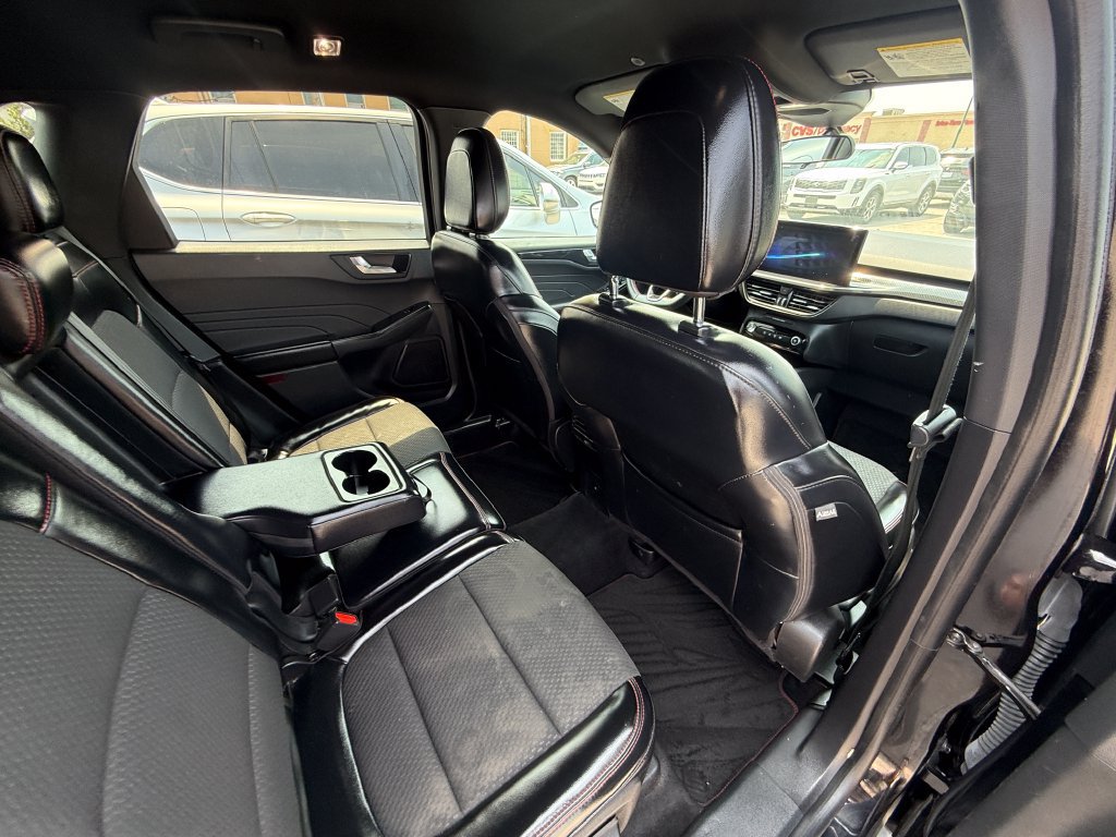 Used 2023 Ford Escape ST-Line w/ Tech Pack #1 FWD image 4