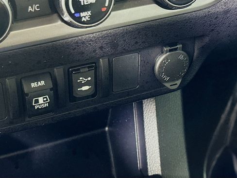 Used 2018 Toyota Tacoma SR5 image 30