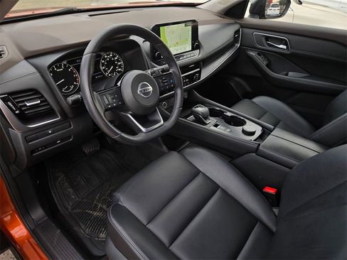 Used 2021 Nissan Rogue SL w/ Premium Package image 9