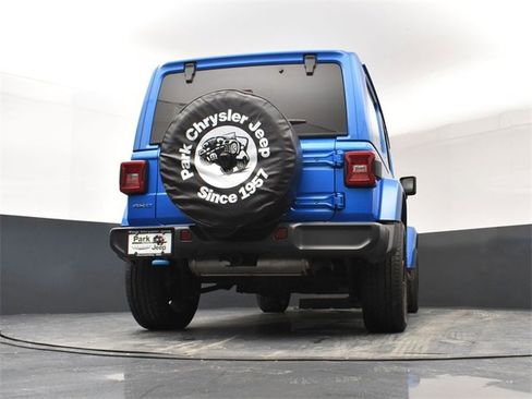 Used 2023 Jeep Wrangler Unlimited Sahara image 23
