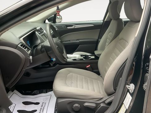 Used 2016 Ford Fusion S w/ Equipment Group 101A FWD image 13