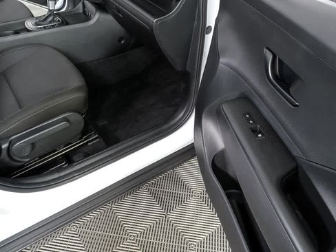 Used 2024 Hyundai Kona SEL FWD image 22