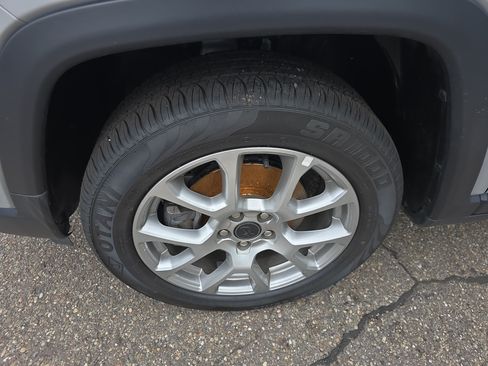 Used 2025 Jeep Compass Limited AWD/4WD image 11