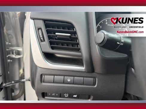 Used 2024 Nissan Rogue SV AWD/4WD image 21