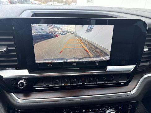 Used 2022 GMC Sierra 1500 SLT w/ SLT Convenience Package image 25