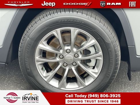 Used 2021 Jeep Cherokee Latitude Lux w/ Sun & Sound Group image 10