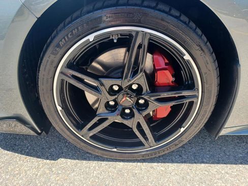 Used 2022 Chevrolet Corvette Stingray Premium Conv w/ Z51 Performance Package RWD image 25