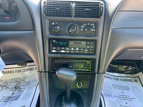 Used 2000 Ford Mustang Convertible RWD image 15