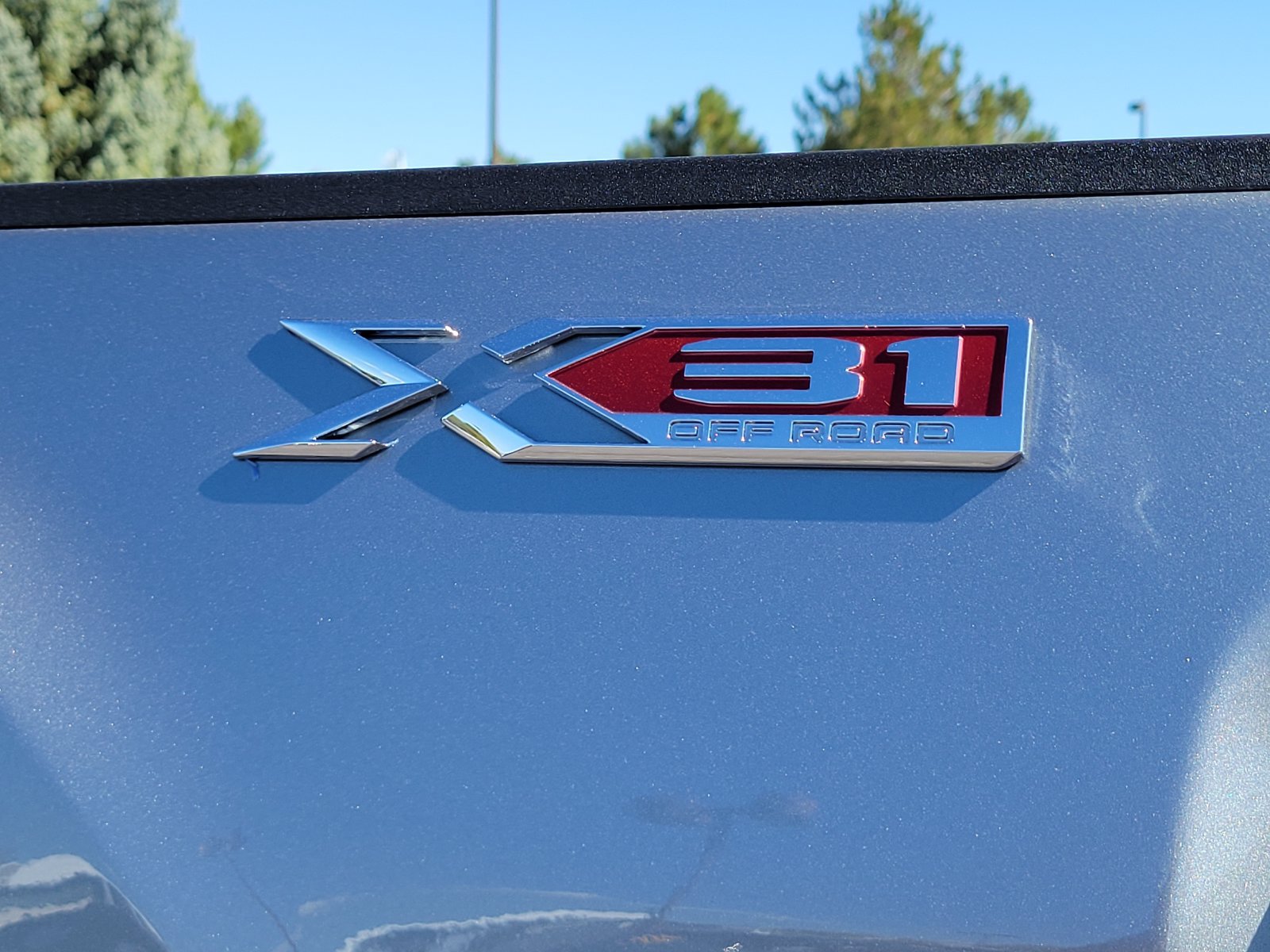 Used 2025 GMC Sierra 2500 SLT w/ SLT Premium Package AWD/4WD image 10