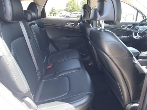 Used 2024 Kia Sportage EX FWD image 9