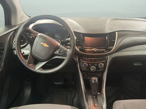Used 2020 Chevrolet Trax LS w/ Tint and Cruise Package FWD image 11