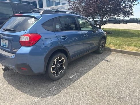 Used 2017 Subaru Crosstrek 2.0i Premium AWD/4WD image 2