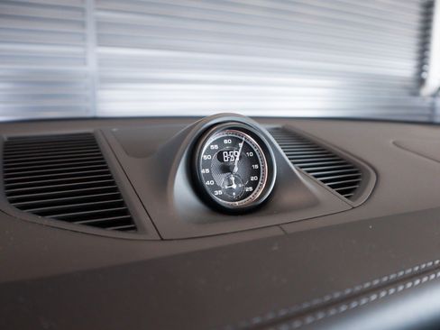 Certified 2026 Porsche Macan AWD/4WD image 21