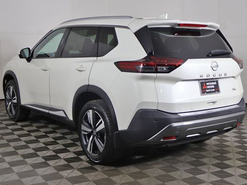 Used 2023 Nissan Rogue SL FWD image 9