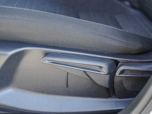 Used 2023 Honda HR-V LX image 18