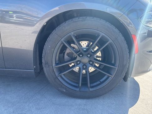 Used 2019 Dodge Charger SXT w/ Leather Interior Group image 5