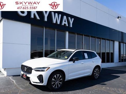 Used 2023 Volvo XC60 B5 Plus image 1