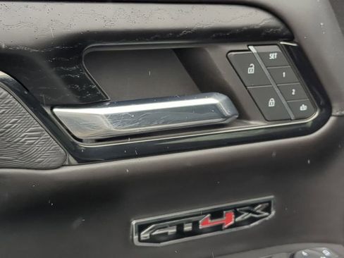 Used 2024 GMC Sierra 1500 AT4X image 13