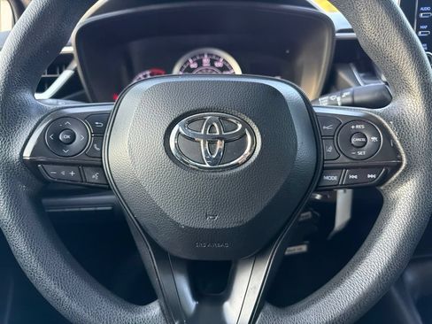 Used 2020 Toyota Corolla LE FWD image 7