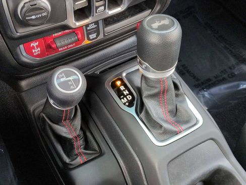 Used 2021 Jeep Wrangler Unlimited Rubicon image 32