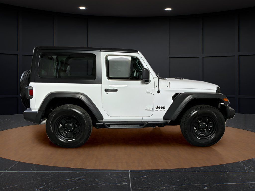 Certified 2022 Jeep Wrangler Sport AWD/4WD image 6