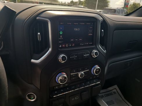 Used 2021 GMC Sierra 1500 AT4 w/ AT4 Value Package AWD/4WD image 17