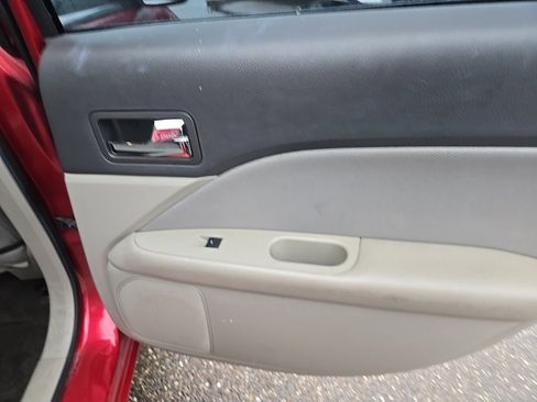 Used 2011 Ford Fusion SE image 22