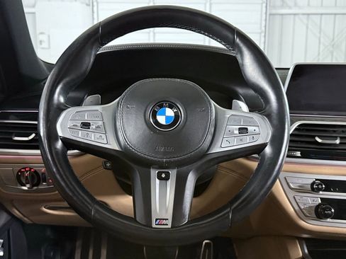 Used 2022 BMW 750i xDrive w/ Executive Package image 45