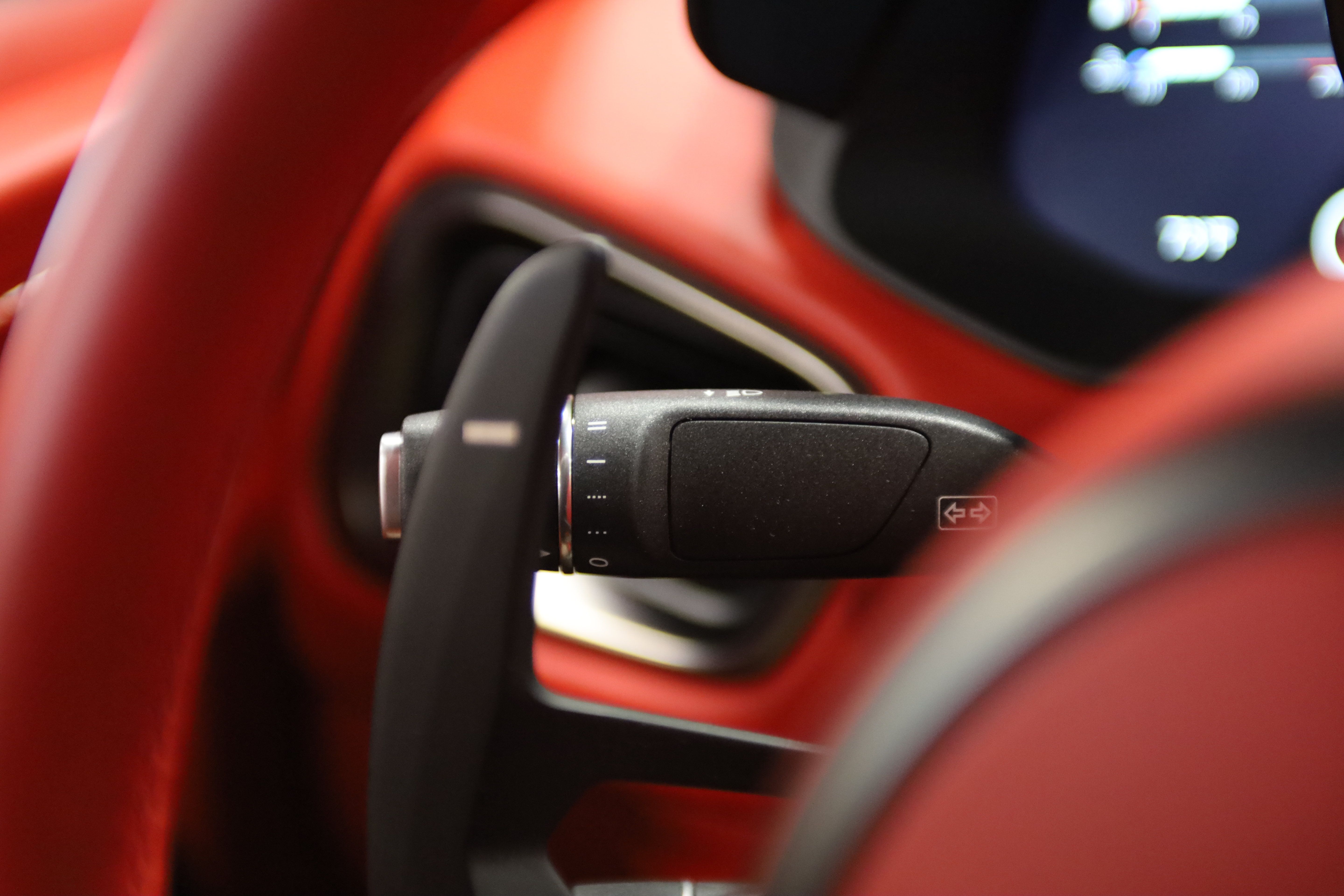 Used 2019 Aston Martin V8 Vantage Coupe RWD image 18
