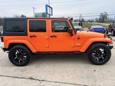 Used 2012 Jeep Wrangler Unlimited Sahara w/ Dual Top Group image 6