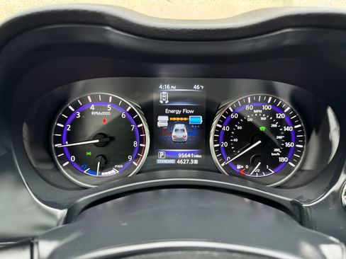 Used 2014 INFINITI Q50 Sport w/ Deluxe Technology Package image 30