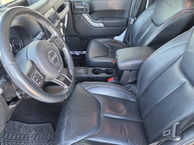 Used 2013 Jeep Wrangler Unlimited Rubicon w/ Connectivity Group AWD/4WD image 14