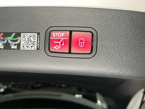 Certified 2026 Mercedes-Benz GLC 300 4MATIC image 17