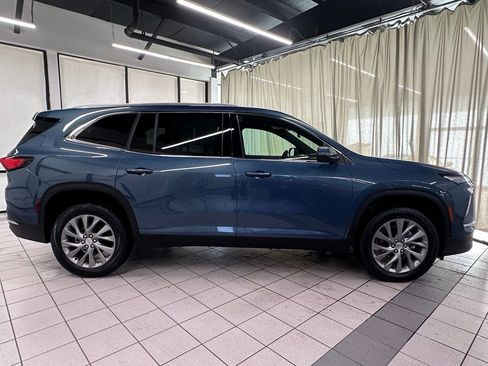 Certified 2025 Buick Enclave Preferred image 3