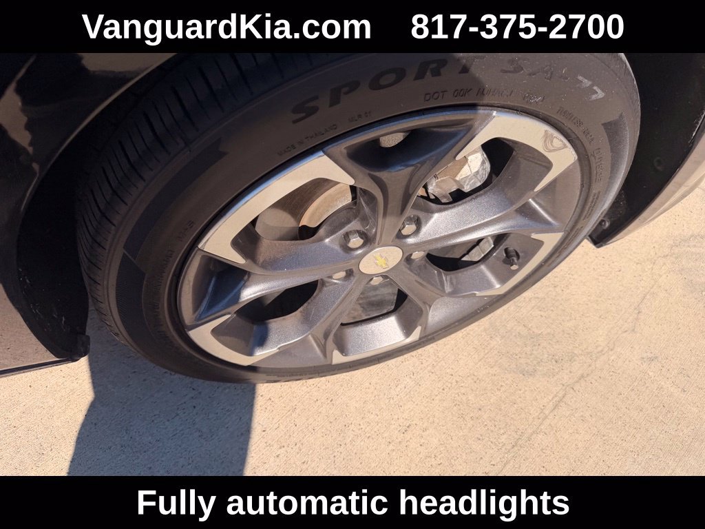 Used 2022 Chevrolet Malibu LT FWD image 11