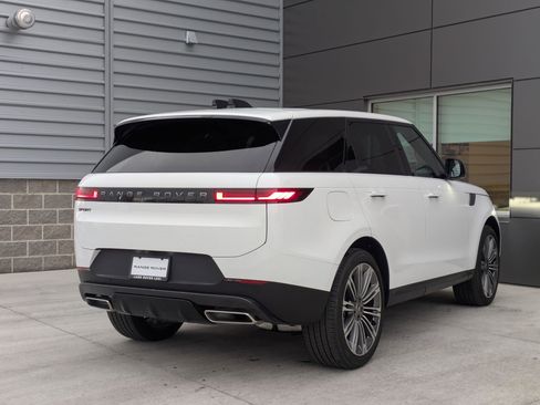 New 2025 Land Rover Range Rover Sport SE image 5