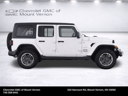 Used 2020 Jeep Wrangler Unlimited Sahara w/ Cold Weather Group AWD/4WD image 10