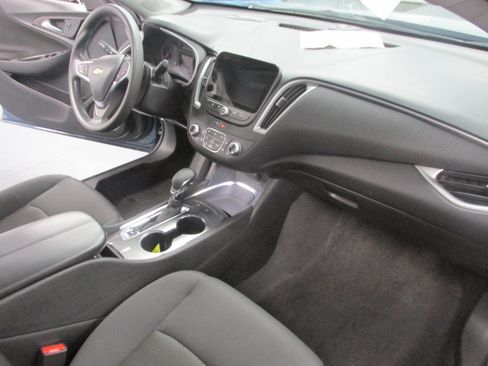 Used 2025 Chevrolet Malibu LT FWD image 22